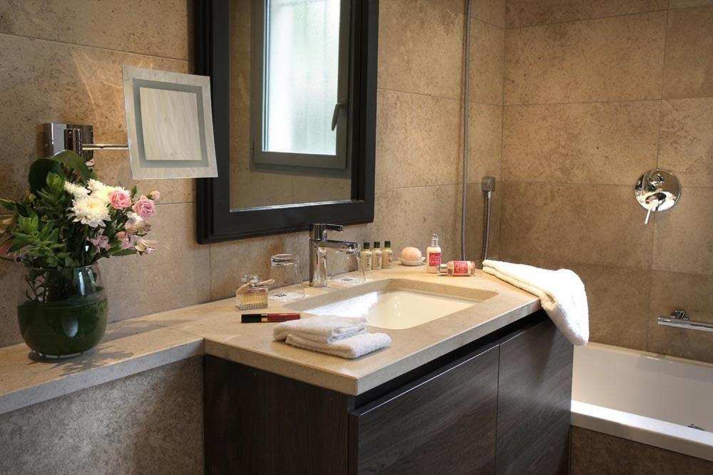 Residence Hoteliere 4 Etoiles Les Mas Du Grand Vallon Mougins Eksteriør bilde